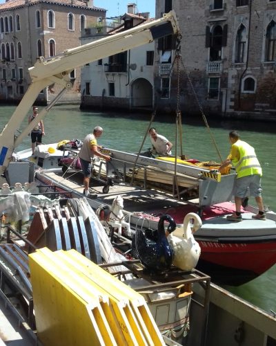 Movimentazione allestimento per evento.