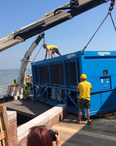 Movimentazione e trasporto macchinario.