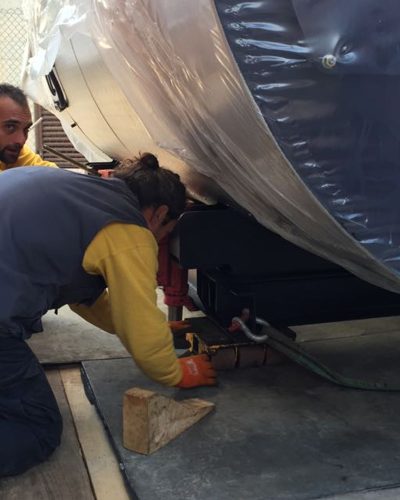 Movimentazione caldaia hotel.