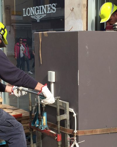 Movimentazione e trasporto cassaforte.