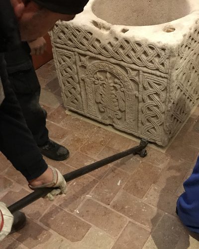 Movimentazione opera antica.