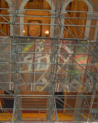 Trasporto opere d'arte in un palazzo veneziano.