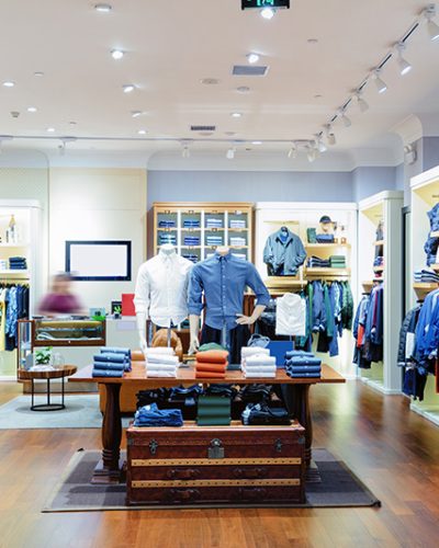 Trasporto allestimenti per negozi.