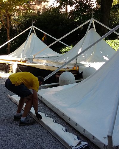 Servizio di trasporto e montaggio di gazebi.