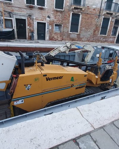 Trasporto macchinario pressa.