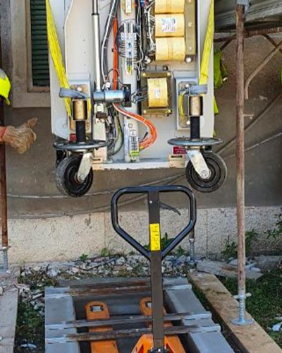 Trasporto macchinario per la risonanza magnetica.