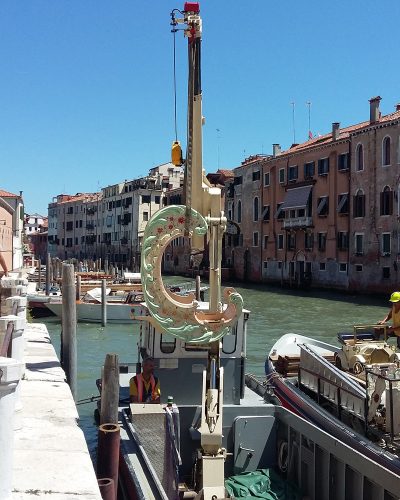 Trasporto materiale espositivo e allestimenti per esposizione a Venezia.