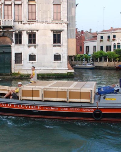 Trasporto merci a Venezia.