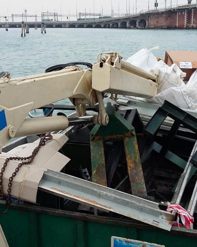 Servizio di trasporto ritiro smaltimento rifiuti ingombranti.